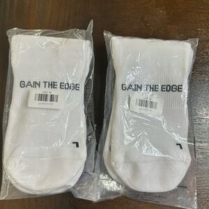 Gain the edge Men's White Athletic Socks - 2 Pack